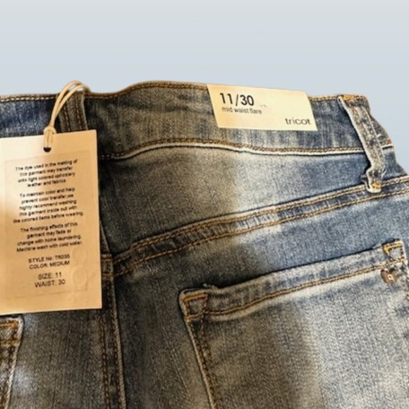 Tricot High Rise Fray Ankle Hem Jeans  (2) - Picture 6 of 7